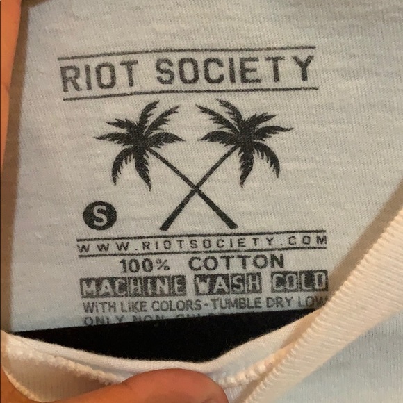 White tee shirt, embroidered cherry, - Picture 3 of 5